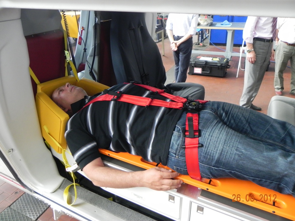 AW109 QUICK CHANGE PATIENT EVACUATION SYSTEM